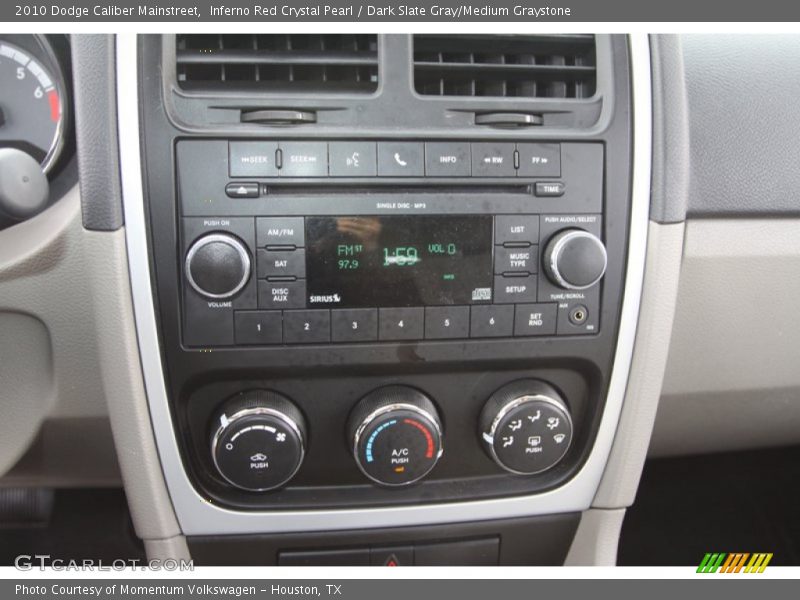 Controls of 2010 Caliber Mainstreet