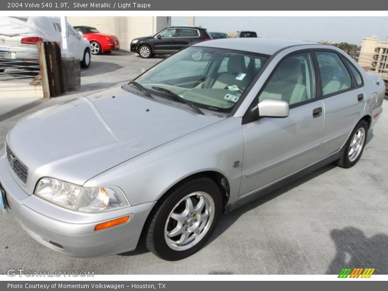 Silver Metallic / Light Taupe 2004 Volvo S40 1.9T