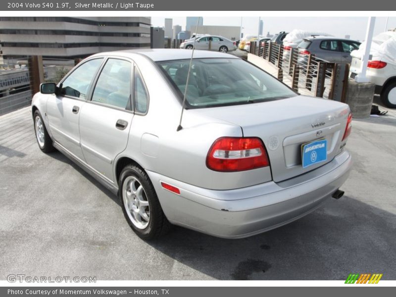 Silver Metallic / Light Taupe 2004 Volvo S40 1.9T