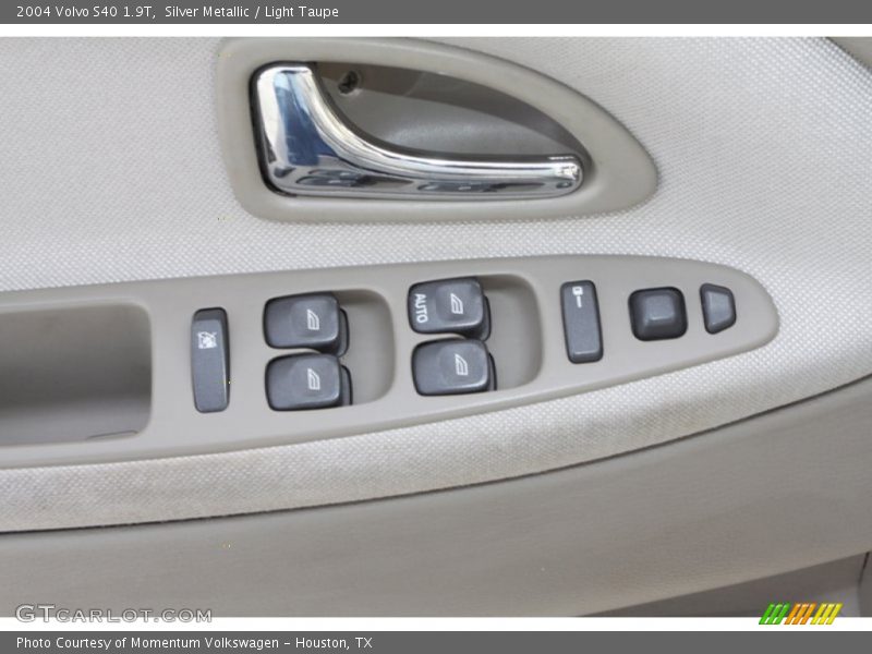 Silver Metallic / Light Taupe 2004 Volvo S40 1.9T