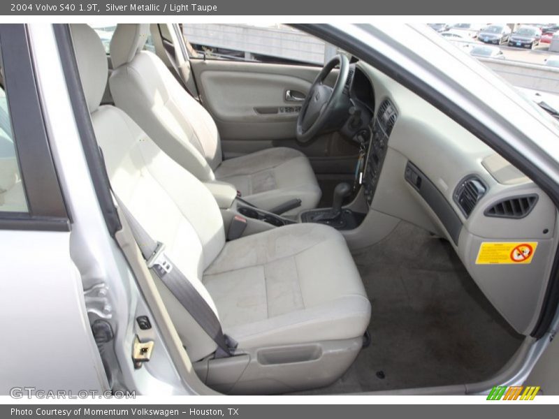 Silver Metallic / Light Taupe 2004 Volvo S40 1.9T