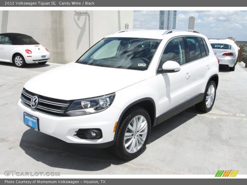 Candy White / Black 2013 Volkswagen Tiguan SE