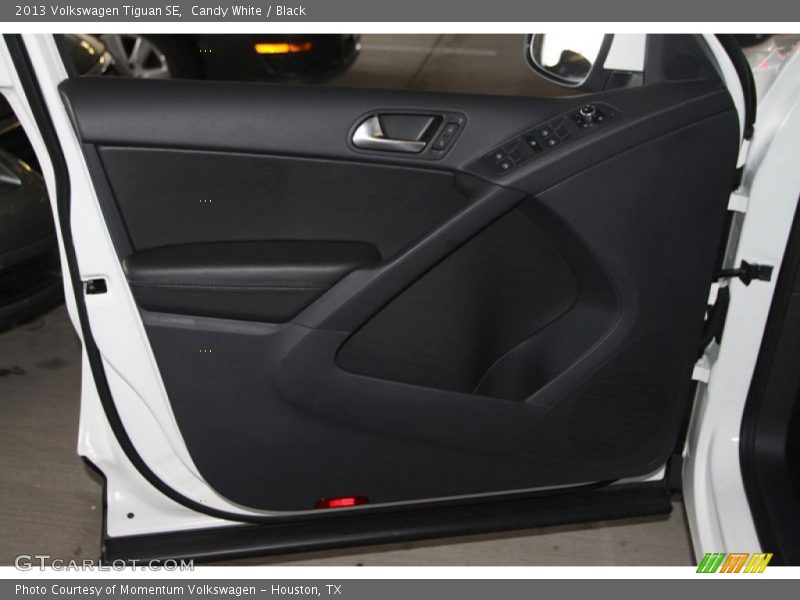 Candy White / Black 2013 Volkswagen Tiguan SE
