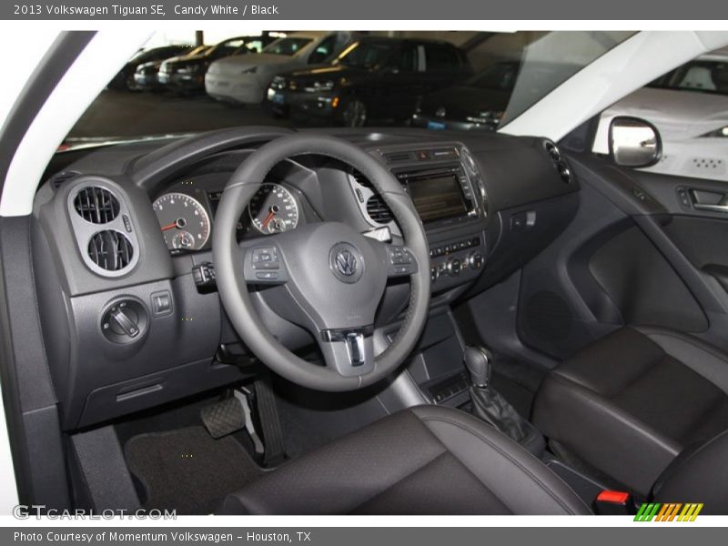 Candy White / Black 2013 Volkswagen Tiguan SE