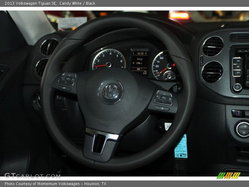 Candy White / Black 2013 Volkswagen Tiguan SE