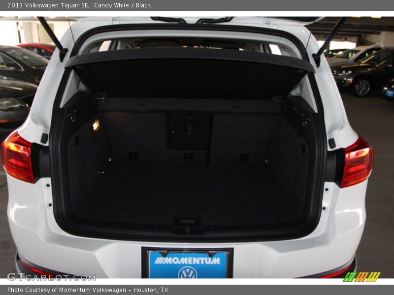 Candy White / Black 2013 Volkswagen Tiguan SE