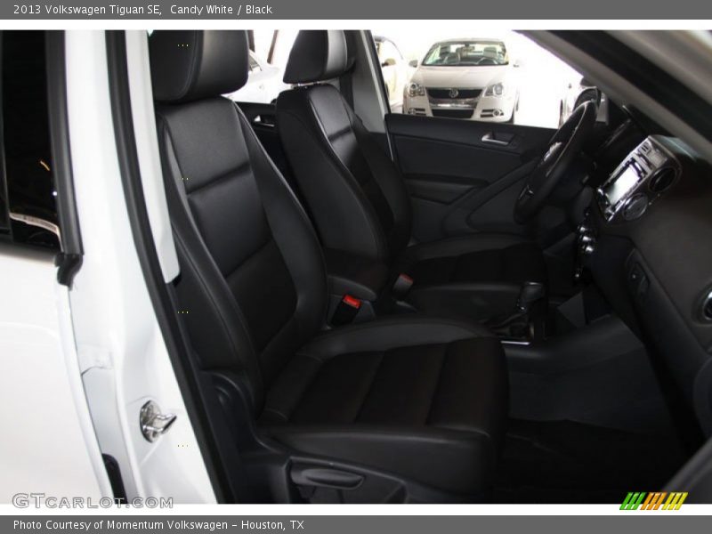 Candy White / Black 2013 Volkswagen Tiguan SE