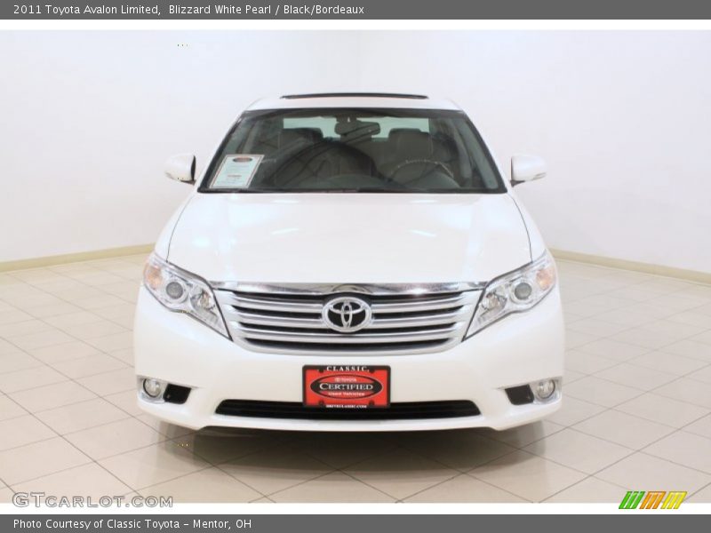 Blizzard White Pearl / Black/Bordeaux 2011 Toyota Avalon Limited
