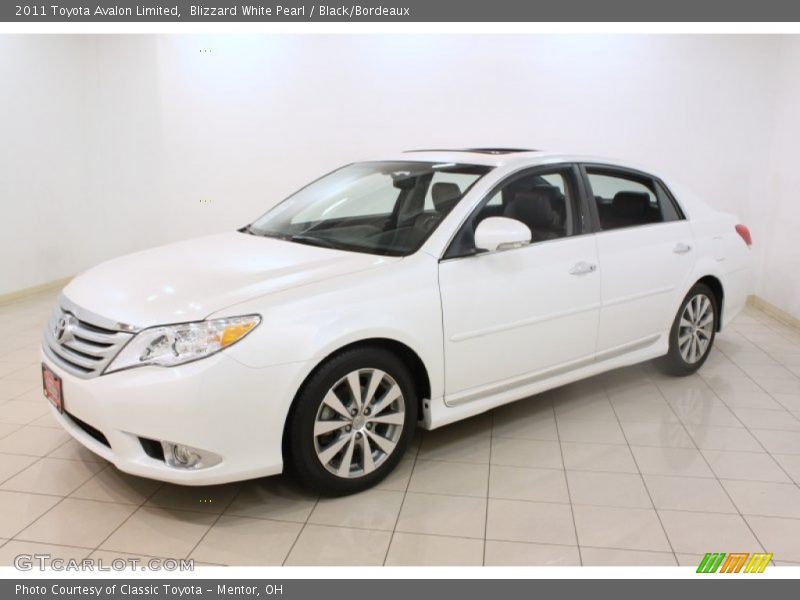 Blizzard White Pearl / Black/Bordeaux 2011 Toyota Avalon Limited