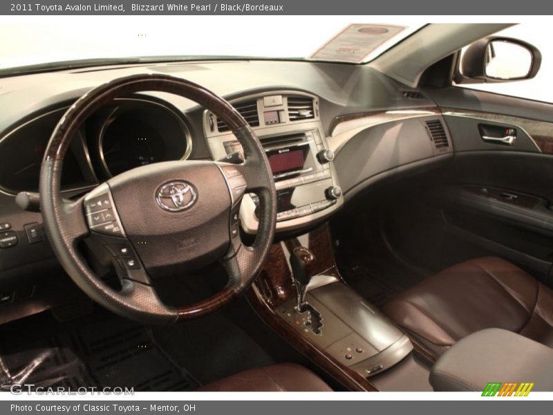 Blizzard White Pearl / Black/Bordeaux 2011 Toyota Avalon Limited