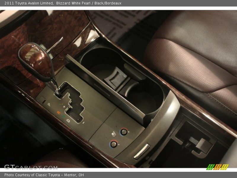 Blizzard White Pearl / Black/Bordeaux 2011 Toyota Avalon Limited