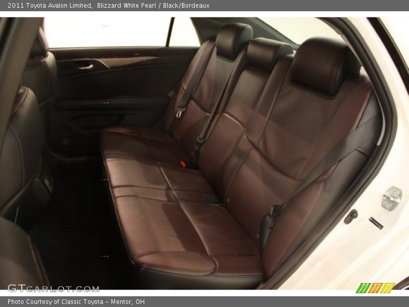 Blizzard White Pearl / Black/Bordeaux 2011 Toyota Avalon Limited