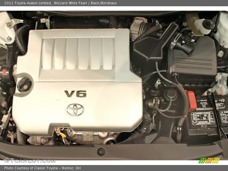 Blizzard White Pearl / Black/Bordeaux 2011 Toyota Avalon Limited