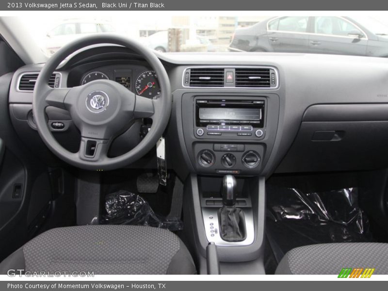 Black Uni / Titan Black 2013 Volkswagen Jetta S Sedan