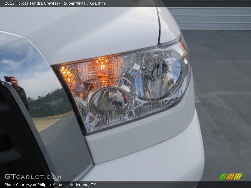 Super White / Graphite 2013 Toyota Tundra CrewMax