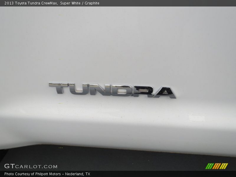 Super White / Graphite 2013 Toyota Tundra CrewMax