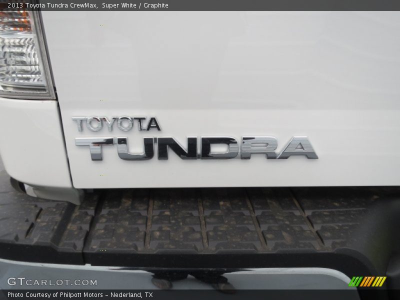 Super White / Graphite 2013 Toyota Tundra CrewMax