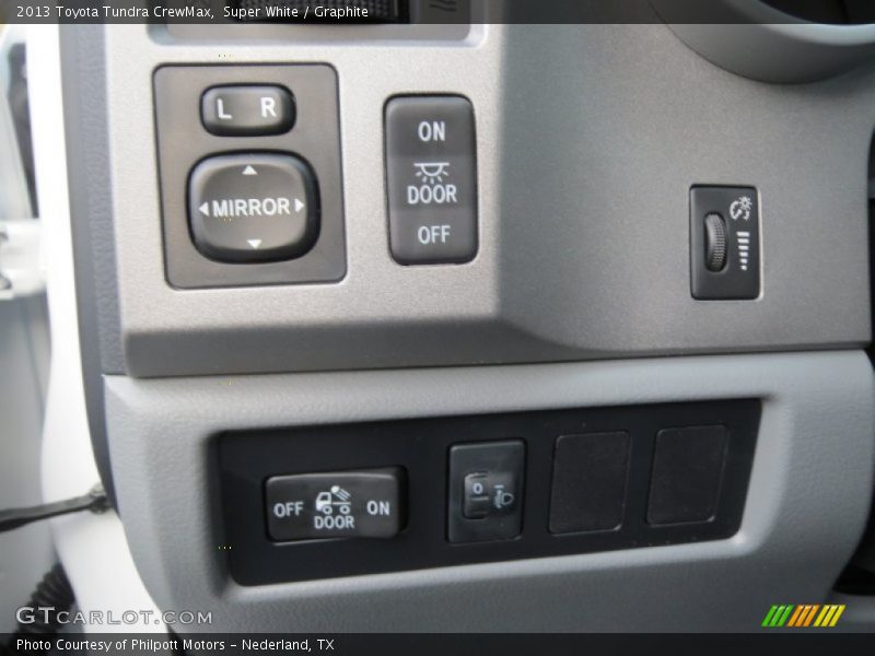 Super White / Graphite 2013 Toyota Tundra CrewMax