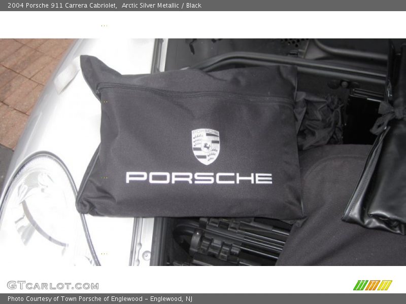 Arctic Silver Metallic / Black 2004 Porsche 911 Carrera Cabriolet