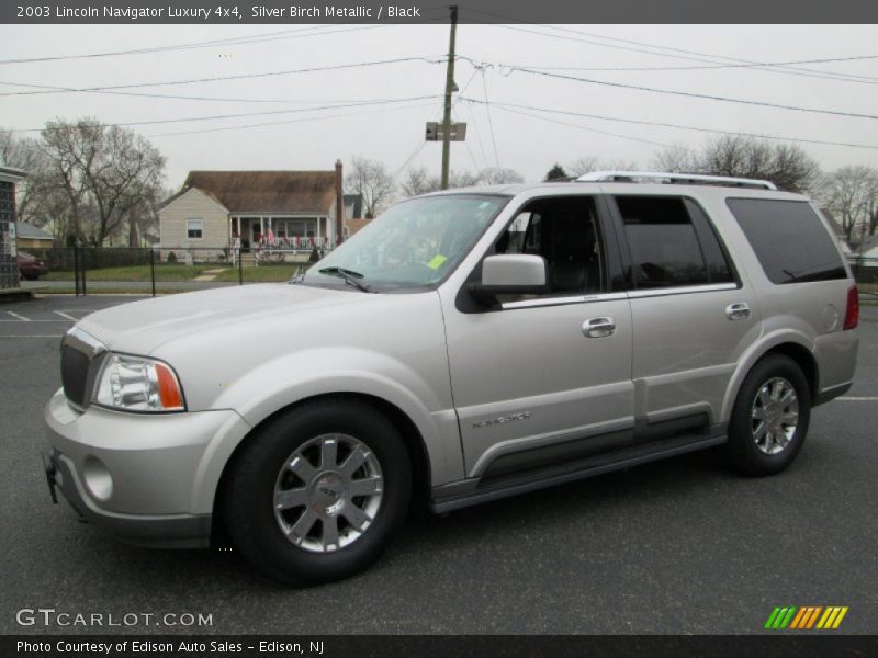 Silver Birch Metallic / Black 2003 Lincoln Navigator Luxury 4x4