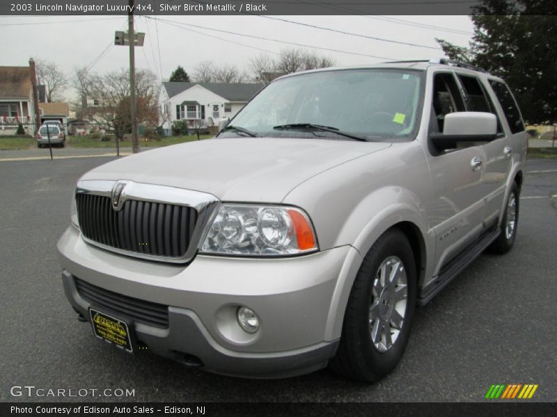 Silver Birch Metallic / Black 2003 Lincoln Navigator Luxury 4x4