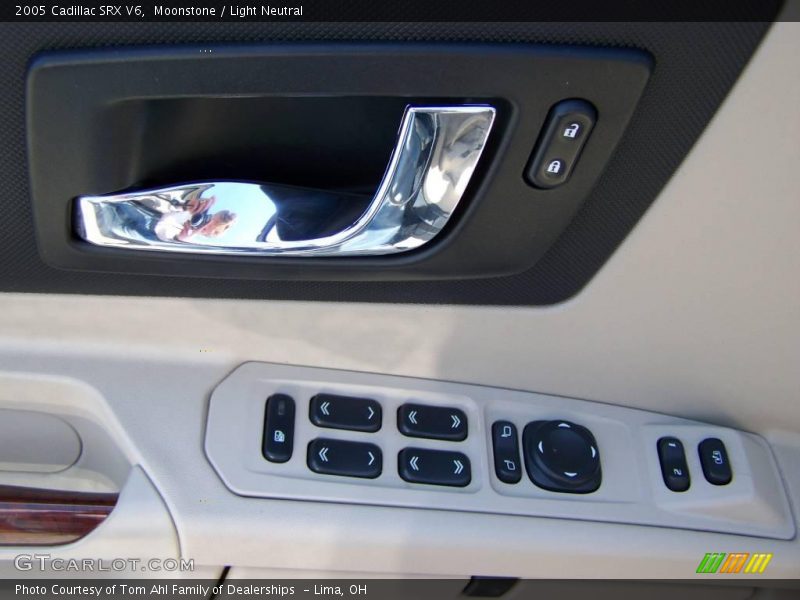 Moonstone / Light Neutral 2005 Cadillac SRX V6