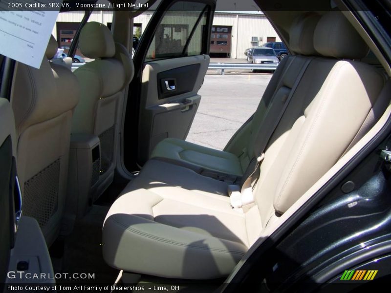 Moonstone / Light Neutral 2005 Cadillac SRX V6