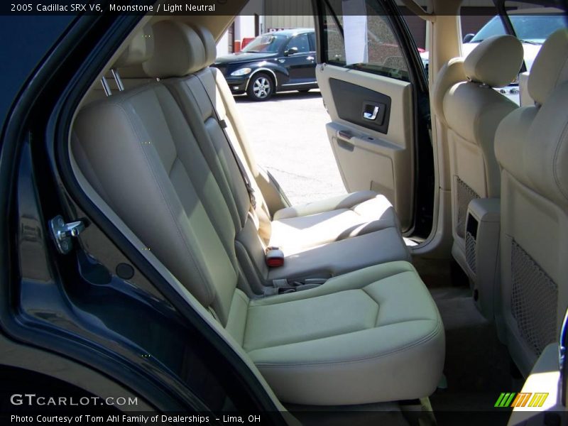 Moonstone / Light Neutral 2005 Cadillac SRX V6