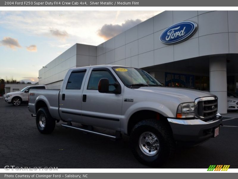 Silver Metallic / Medium Flint 2004 Ford F250 Super Duty FX4 Crew Cab 4x4
