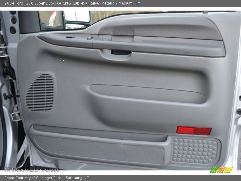 Silver Metallic / Medium Flint 2004 Ford F250 Super Duty FX4 Crew Cab 4x4