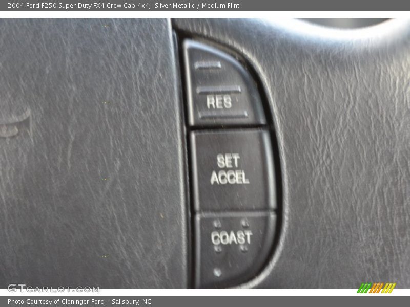 Silver Metallic / Medium Flint 2004 Ford F250 Super Duty FX4 Crew Cab 4x4