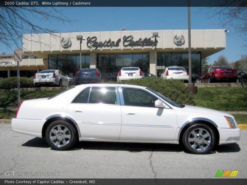 White Lightning / Cashmere 2006 Cadillac DTS