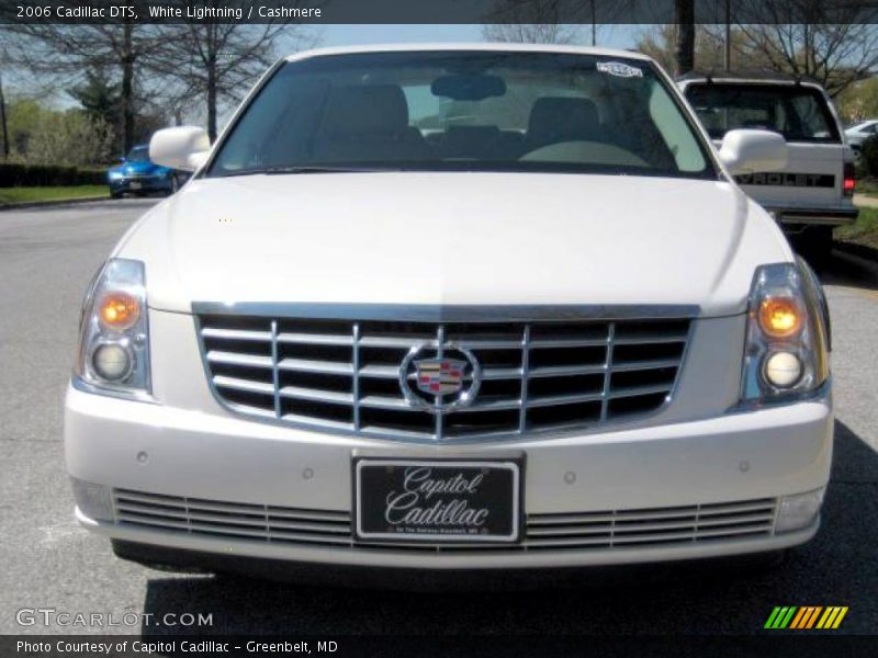 White Lightning / Cashmere 2006 Cadillac DTS