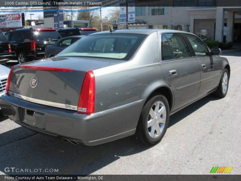 Titanium Metallic / Titanium 2006 Cadillac DTS Luxury