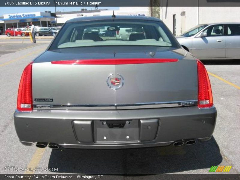 Titanium Metallic / Titanium 2006 Cadillac DTS Luxury