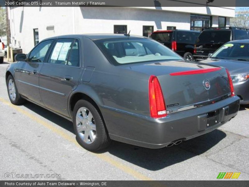 Titanium Metallic / Titanium 2006 Cadillac DTS Luxury