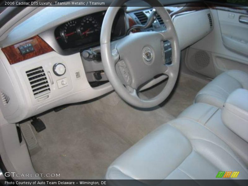 Titanium Metallic / Titanium 2006 Cadillac DTS Luxury