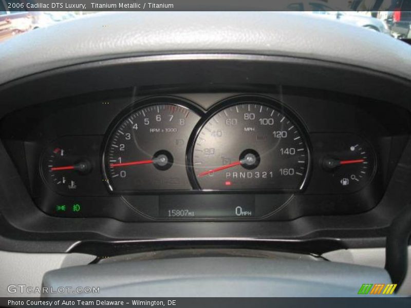 Titanium Metallic / Titanium 2006 Cadillac DTS Luxury