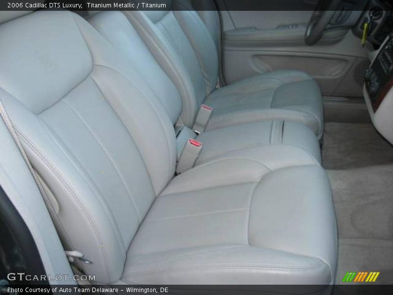 Titanium Metallic / Titanium 2006 Cadillac DTS Luxury