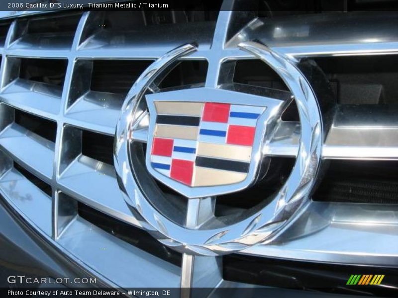 Titanium Metallic / Titanium 2006 Cadillac DTS Luxury