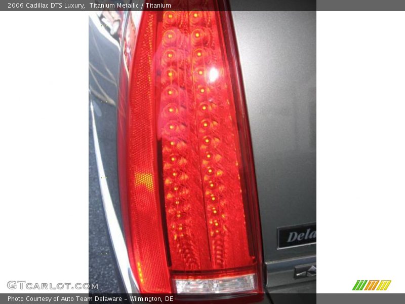 Titanium Metallic / Titanium 2006 Cadillac DTS Luxury
