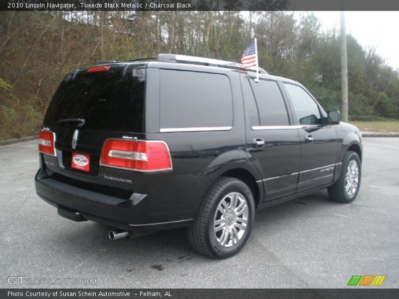 Tuxedo Black Metallic / Charcoal Black 2010 Lincoln Navigator