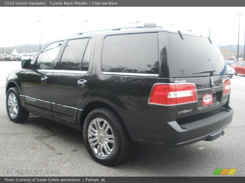Tuxedo Black Metallic / Charcoal Black 2010 Lincoln Navigator