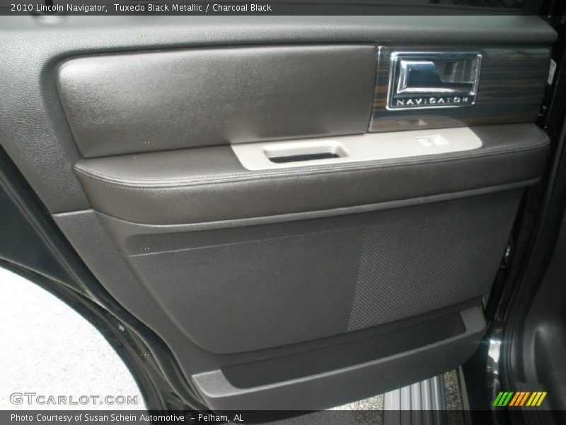 Tuxedo Black Metallic / Charcoal Black 2010 Lincoln Navigator