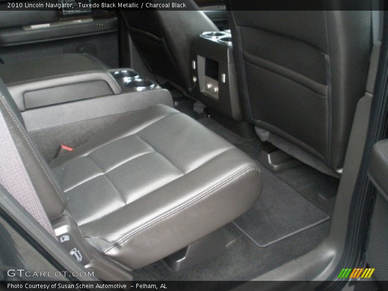 Tuxedo Black Metallic / Charcoal Black 2010 Lincoln Navigator