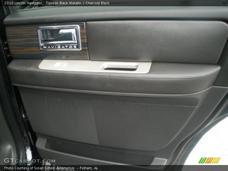 Tuxedo Black Metallic / Charcoal Black 2010 Lincoln Navigator