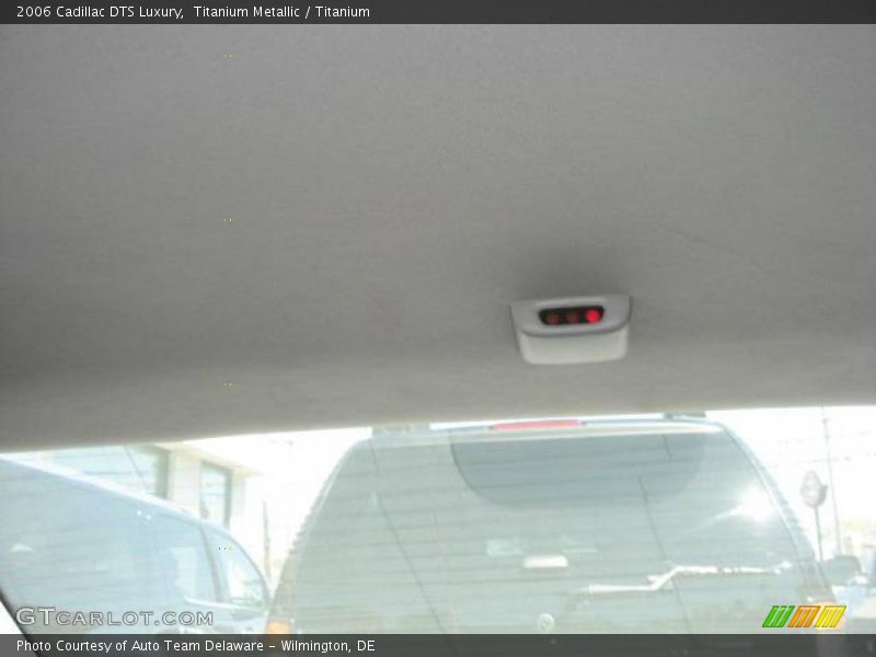 Titanium Metallic / Titanium 2006 Cadillac DTS Luxury