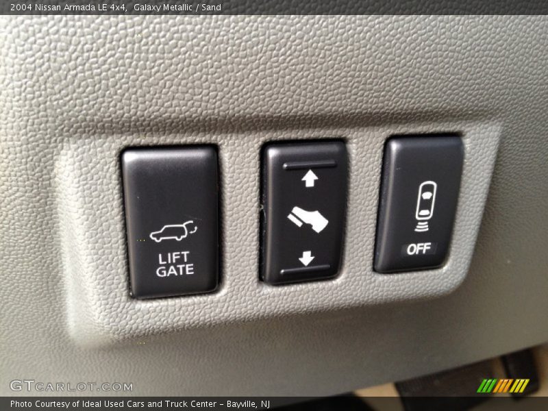 Galaxy Metallic / Sand 2004 Nissan Armada LE 4x4