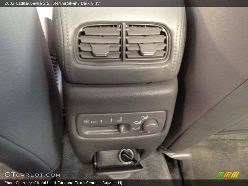 Sterling Silver / Dark Gray 2002 Cadillac Seville STS