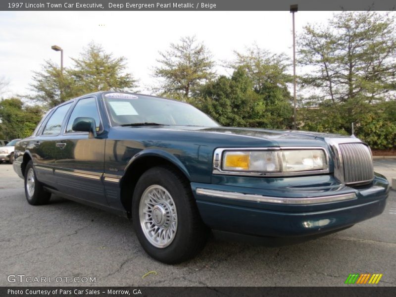 Front 3/4 View of 1997 Town Car Executive